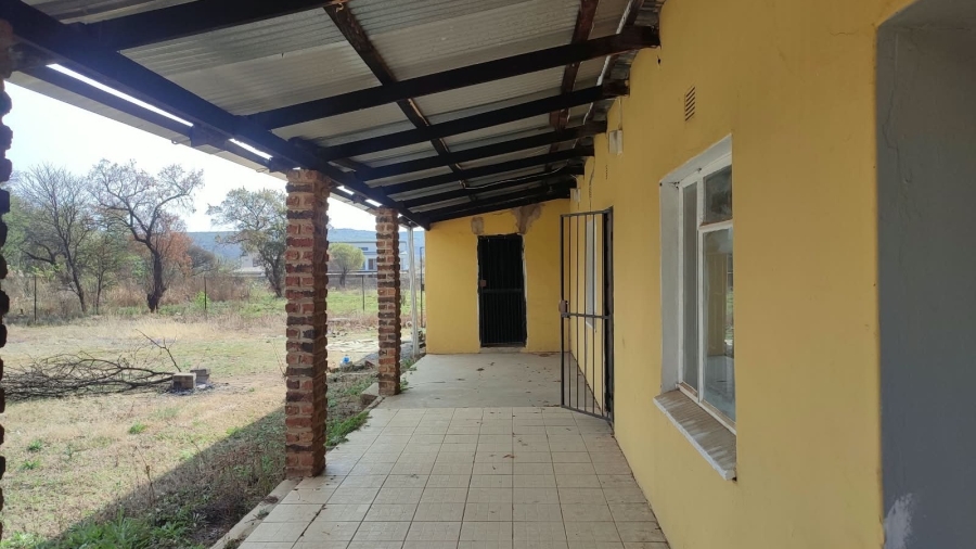 6 Bedroom Property for Sale in Swartruggens North West